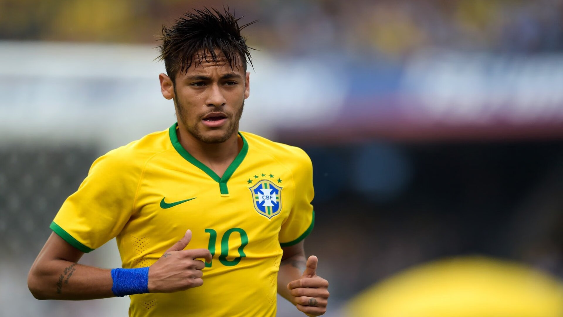 媒体评价球员成长速度快称其或成未来国家队核心中坚力量，球员表现