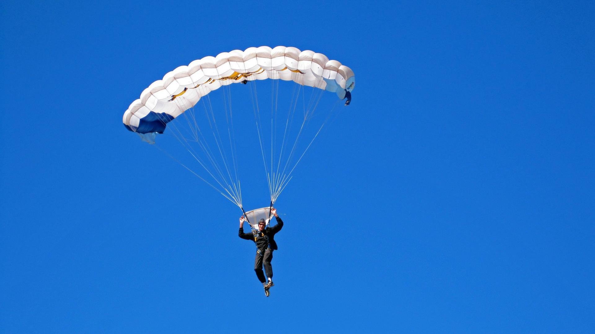 马刺球迷为主场设计新LOGO提交方案，马刺主场名字