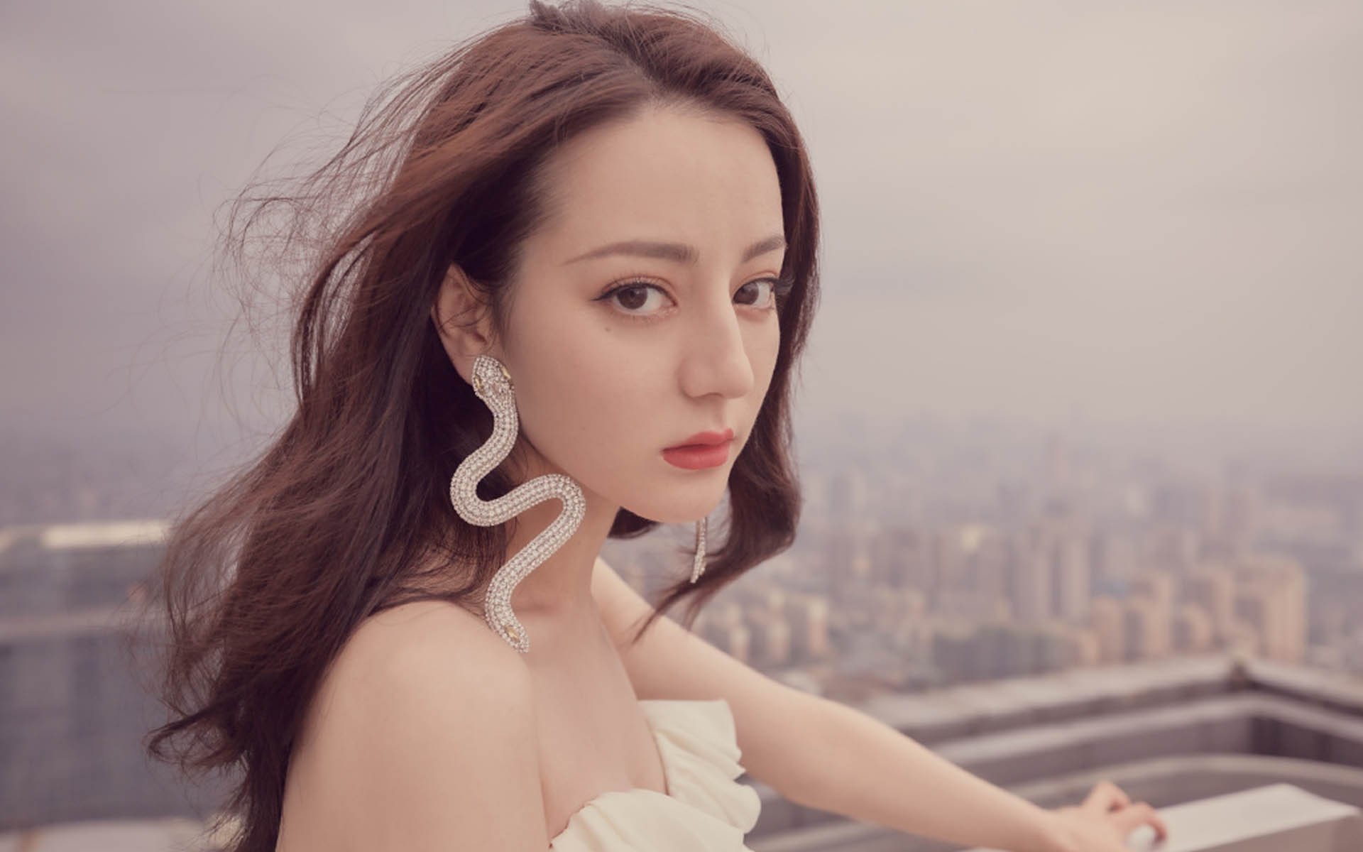kaiyun登录入口-“西甲豪门对决：一触即发，谁能笑到最后？”，西甲豪门有哪些